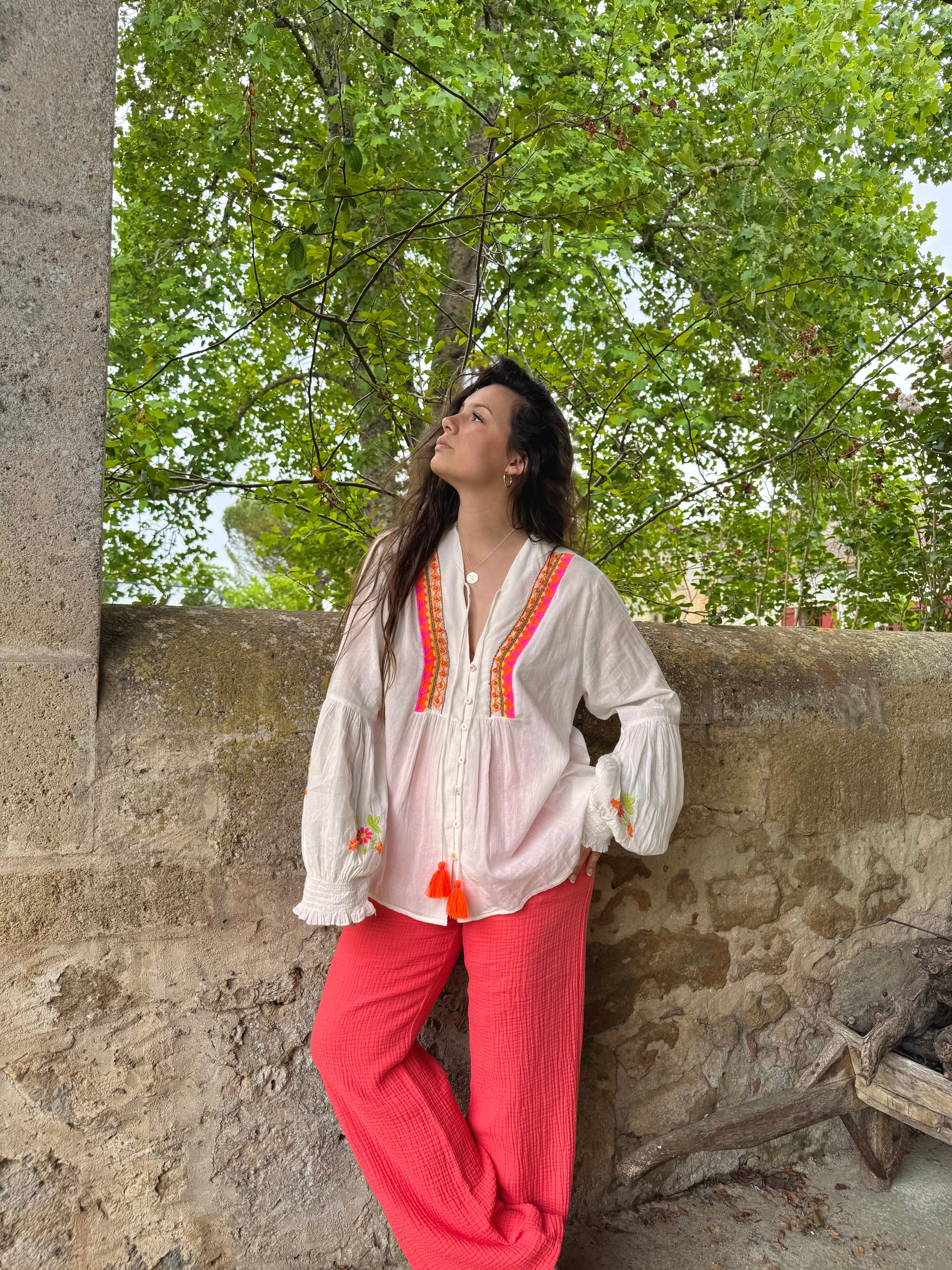 BLOUSE BOHÈME BLANCHE POMPONS