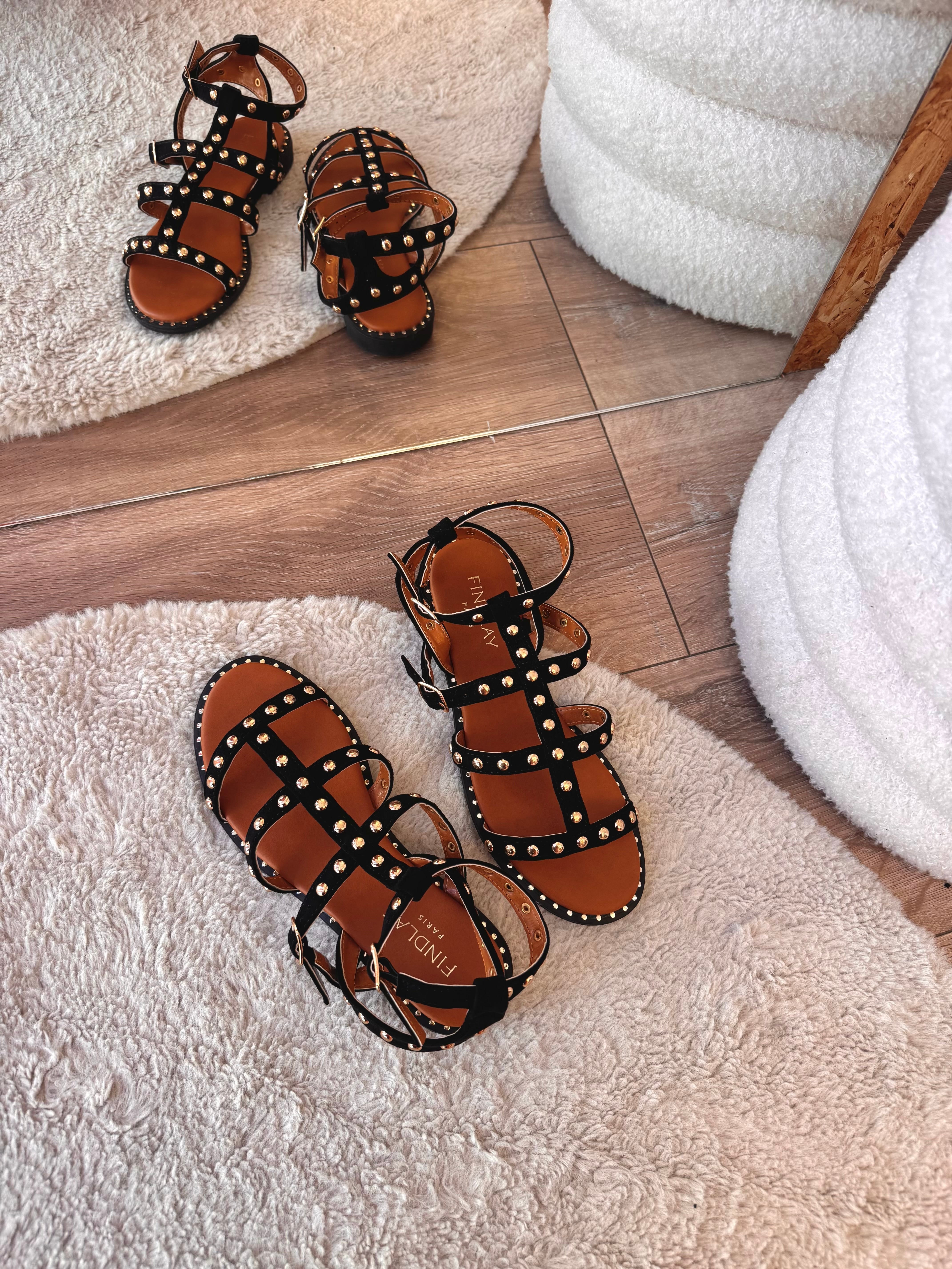 NU-PIEDS CLOUTÉS NOIRS