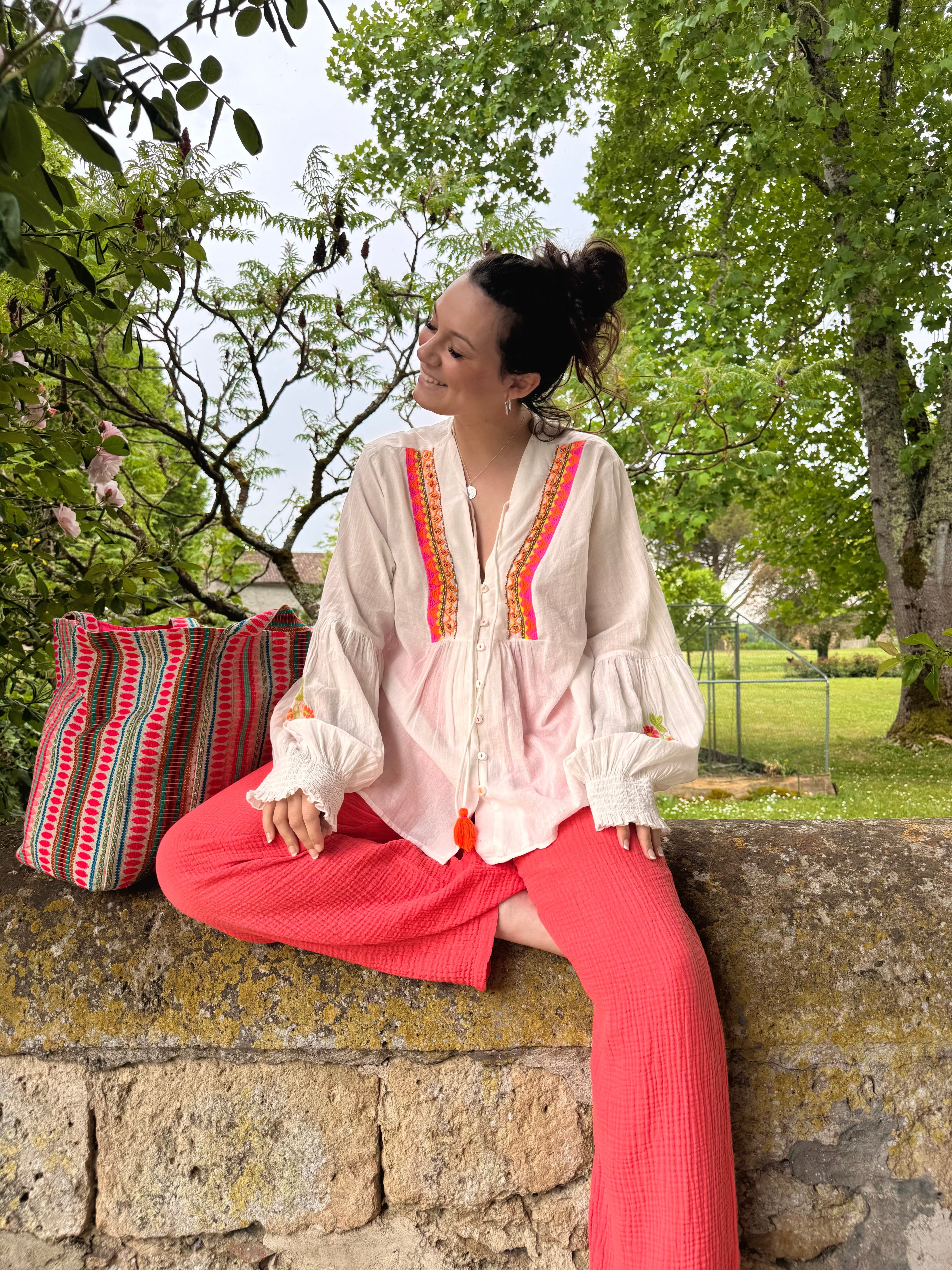 BLOUSE BOHÈME BLANCHE POMPONS