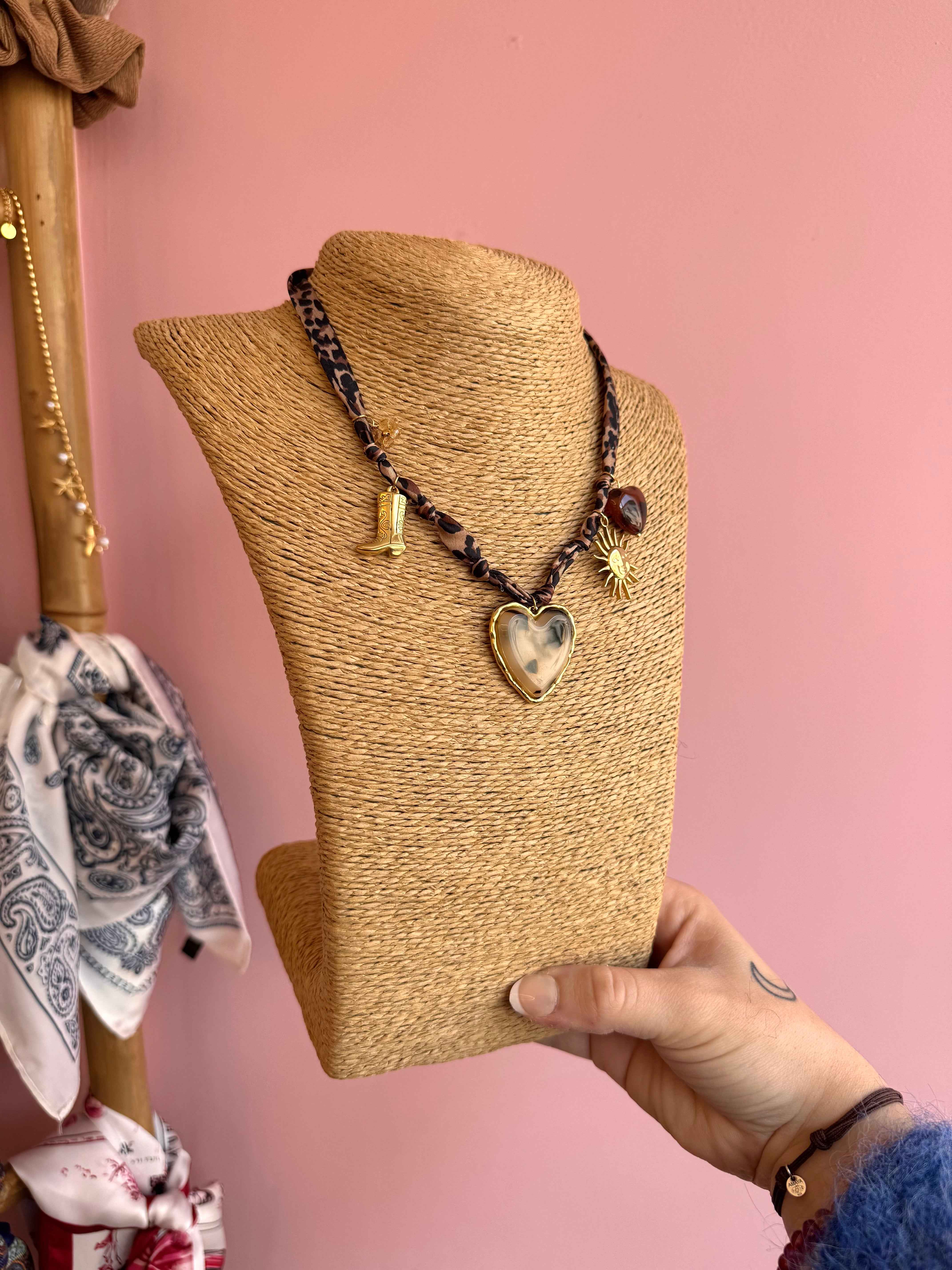 COLLIER LEOPARD CŒUR