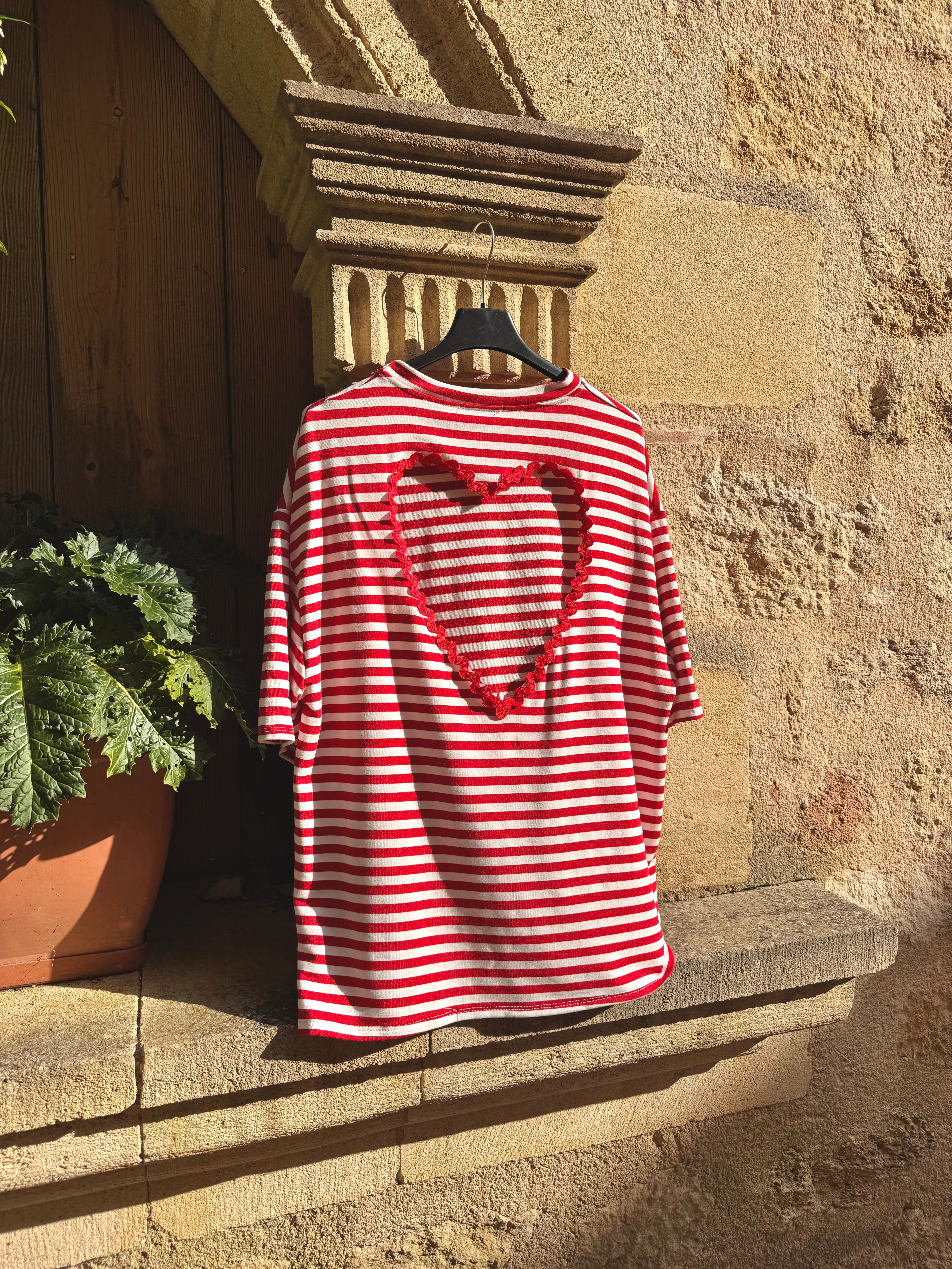 T-SHIRT COUP DE COEUR ROUGE RAYÉ